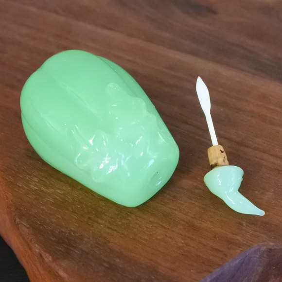 Antique Chinese Green Peking Glass Eggplant Shaped Snuff Bottle